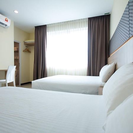 118 Hotel Macalister George Town Exterior foto